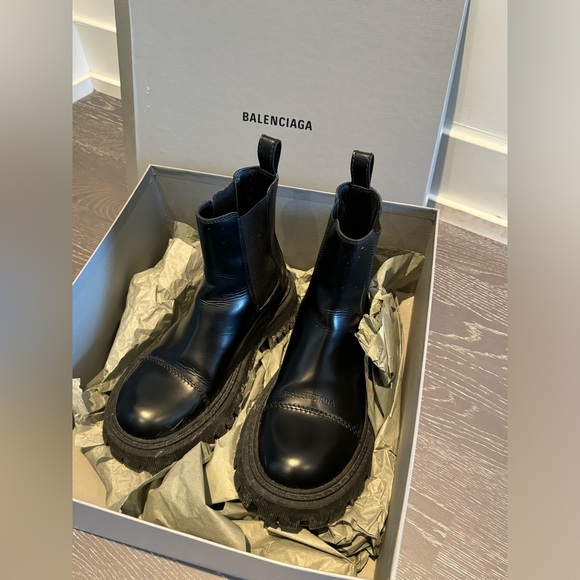 Balenciaga tractor boots - Picture 1 of 7
